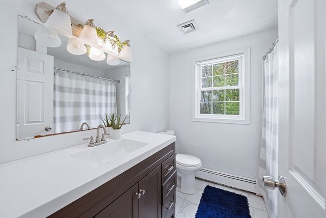 3 Lady Slipper Ln, Methuen, MA 01844