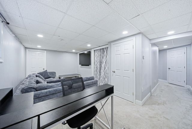 3 Lady Slipper Ln, Methuen, MA 01844