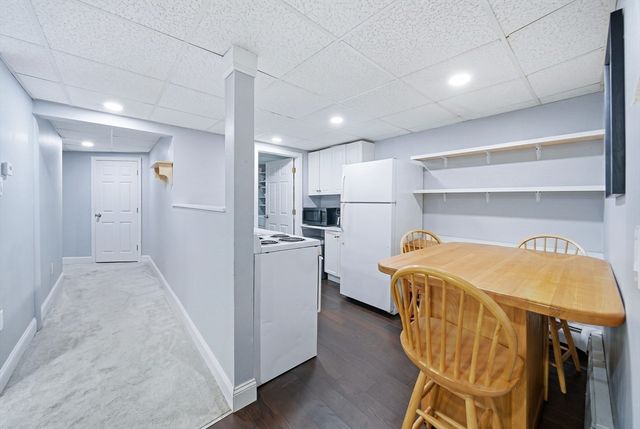 3 Lady Slipper Ln, Methuen, MA 01844