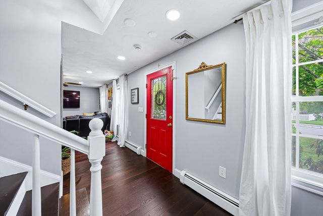 3 Lady Slipper Ln, Methuen, MA 01844