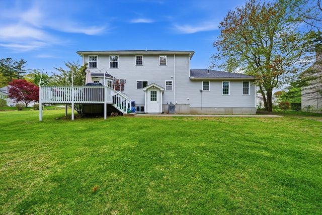 3 Lady Slipper Ln, Methuen, MA 01844
