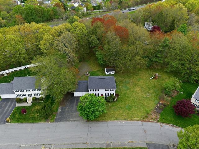 3 Lady Slipper Ln, Methuen, MA 01844