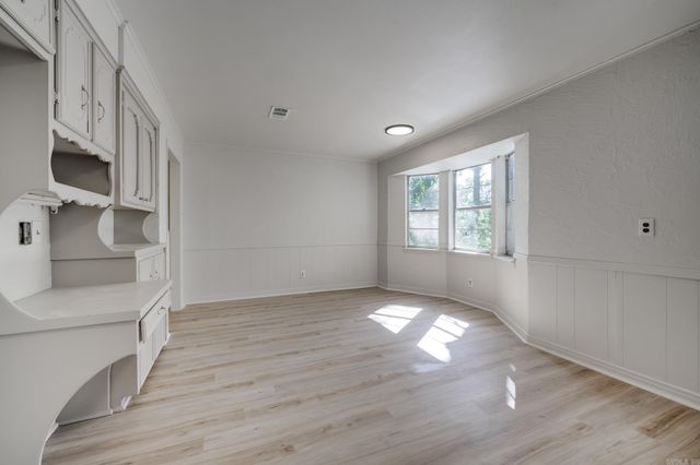 10 Garnet Ct, Little Rock, AR 72212