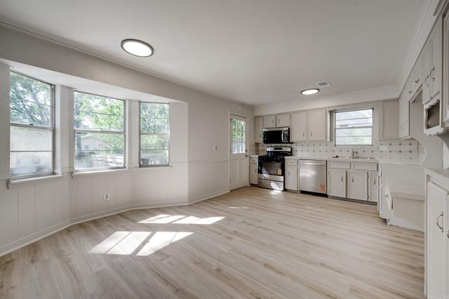 10 Garnet Ct, Little Rock, AR 72212