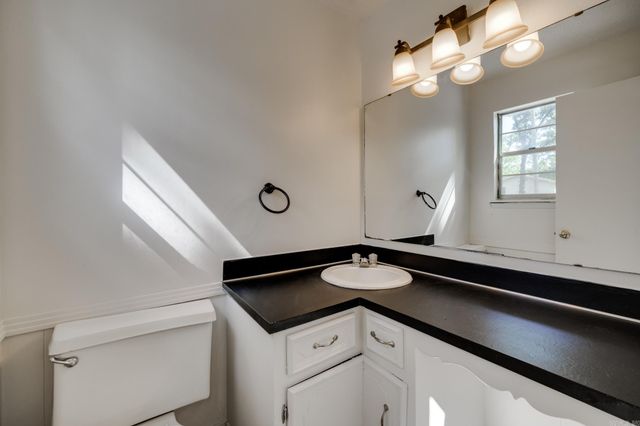 10 Garnet Ct, Little Rock, AR 72212