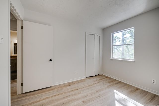 10 Garnet Ct, Little Rock, AR 72212