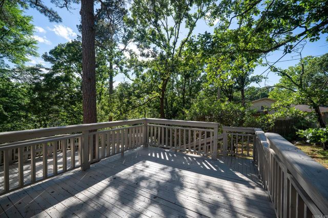 10 Garnet Ct, Little Rock, AR 72212