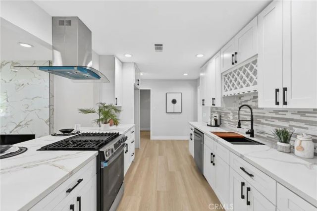 5137 Peacock Lane, Riverside, CA 92505
