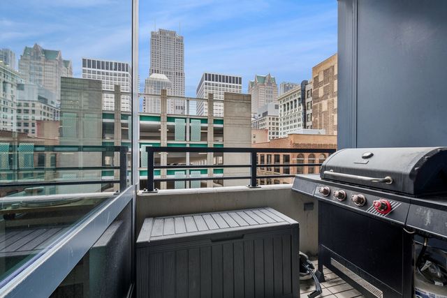 235 W Van Buren Street 1419, Chicago, IL 60607