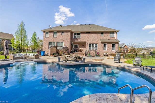 313 Scone Castle LOOP, Chesapeake, VA 23322