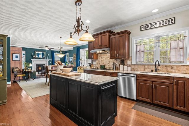 313 Scone Castle LOOP, Chesapeake, VA 23322