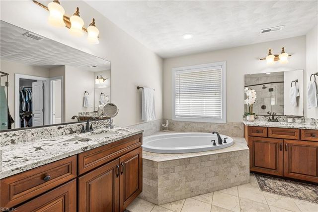313 Scone Castle LOOP, Chesapeake, VA 23322