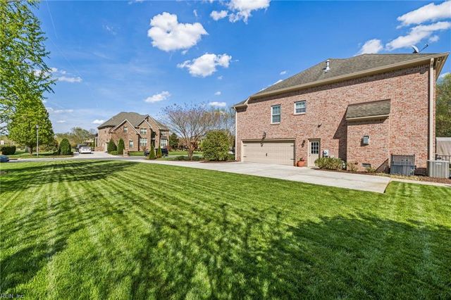 313 Scone Castle LOOP, Chesapeake, VA 23322