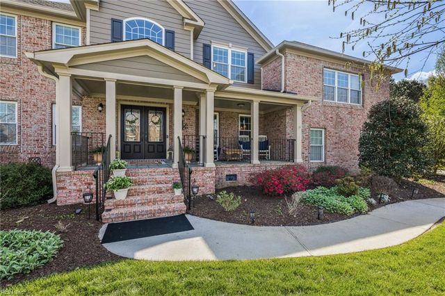 313 Scone Castle LOOP, Chesapeake, VA 23322