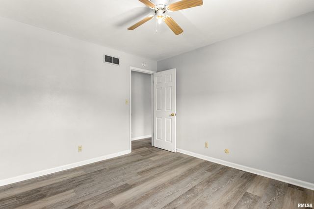 3018 WARDCLIFFE Drive, Peoria, IL 61604