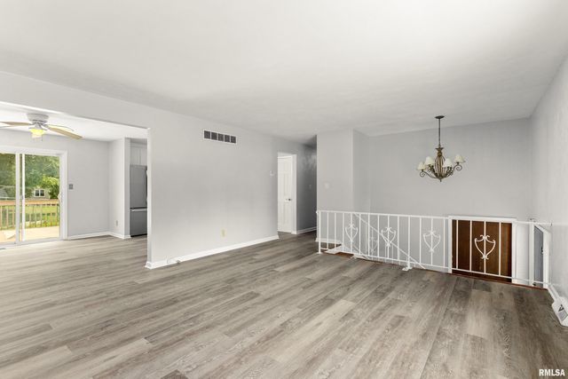 3018 WARDCLIFFE Drive, Peoria, IL 61604