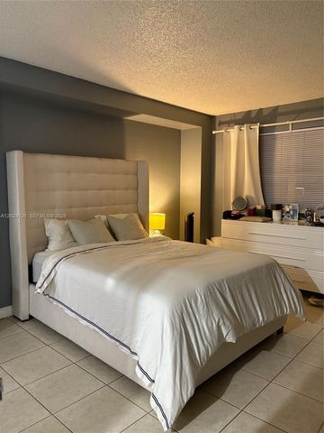 10900 SW 104th Street 219, Miami, FL 33176