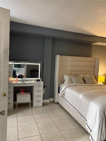 10900 SW 104th Street 219, Miami, FL 33176