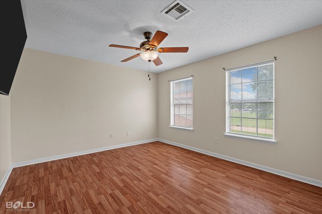 121 Carriage Square Drive, Bossier City, LA 71112