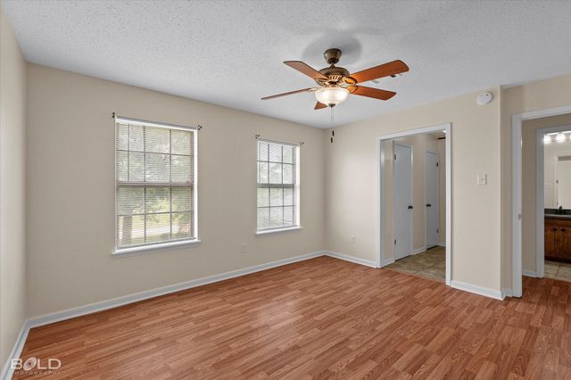 121 Carriage Square Drive, Bossier City, LA 71112