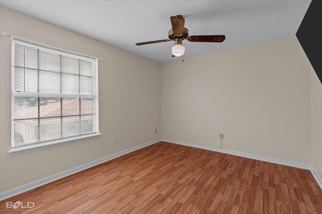 121 Carriage Square Drive, Bossier City, LA 71112