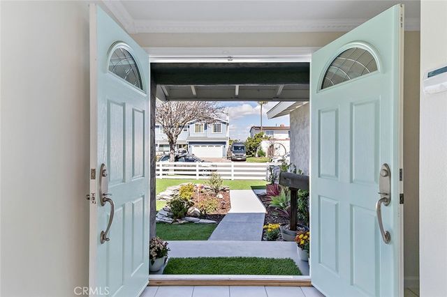 9102 Warfield, Huntington Beach, CA 92646