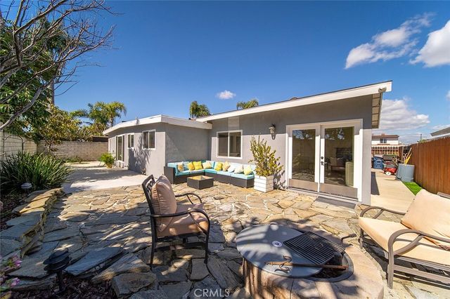 9102 Warfield, Huntington Beach, CA 92646