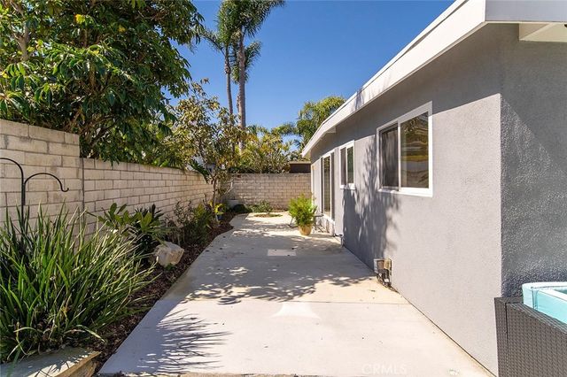 9102 Warfield, Huntington Beach, CA 92646