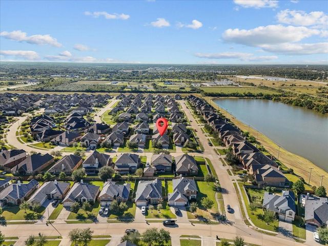 3054 Tradinghouse Creek Lane, League City, TX 77573