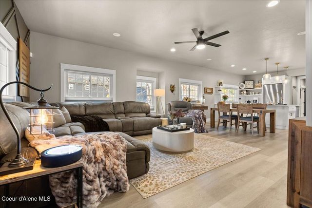 801 E COEUR D ALENE AVE, Coeur D'alene, ID 83815