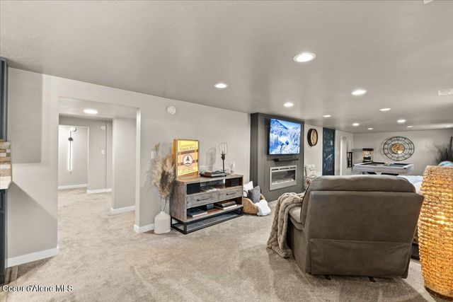 801 E COEUR D ALENE AVE, Coeur D'alene, ID 83815