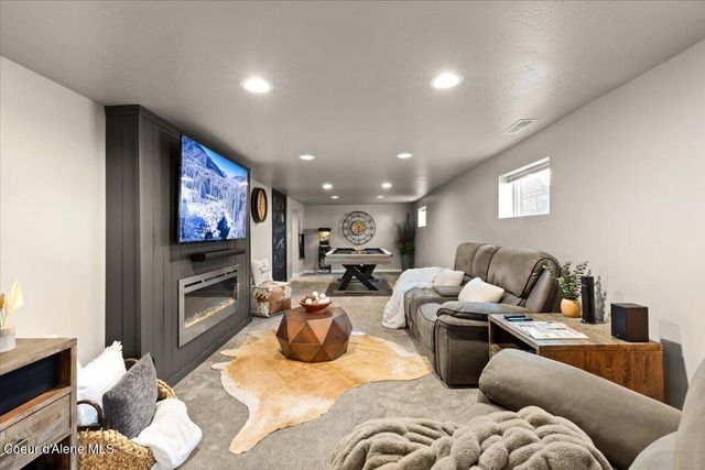 801 E COEUR D ALENE AVE, Coeur D'alene, ID 83815