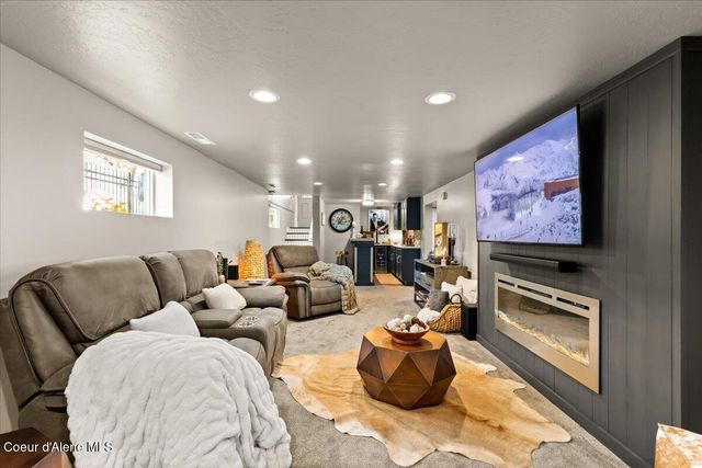 801 E COEUR D ALENE AVE, Coeur D'alene, ID 83815