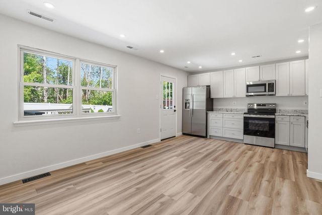 225 BIRCH DR, Lafayette Hill, PA 19444