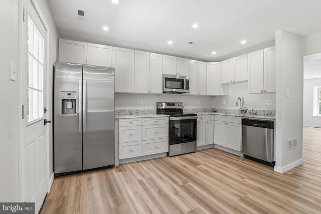 225 BIRCH DR, Lafayette Hill, PA 19444