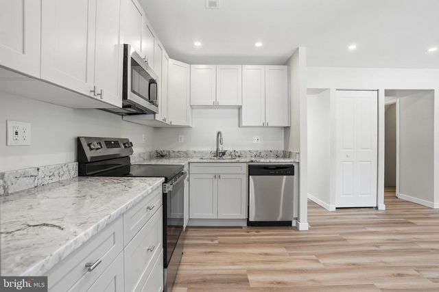 225 BIRCH DR, Lafayette Hill, PA 19444