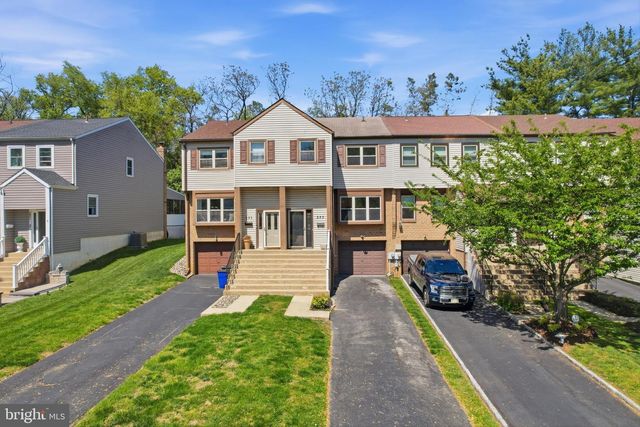 225 BIRCH DR, Lafayette Hill, PA 19444