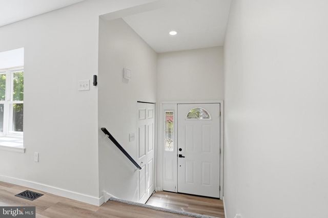 225 BIRCH DR, Lafayette Hill, PA 19444