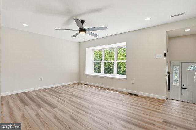 225 BIRCH DR, Lafayette Hill, PA 19444