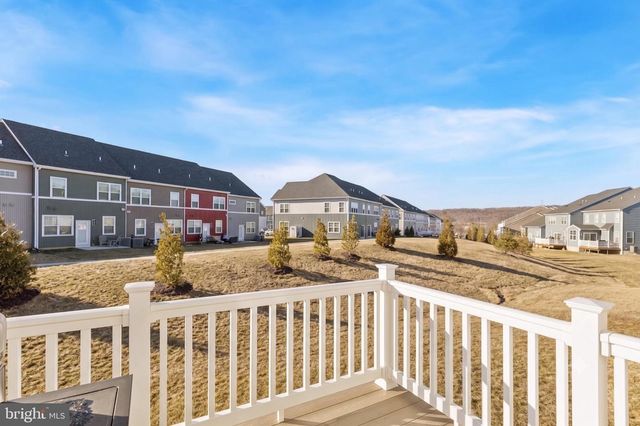 10 LADBROKE DR, Exton, PA 19341