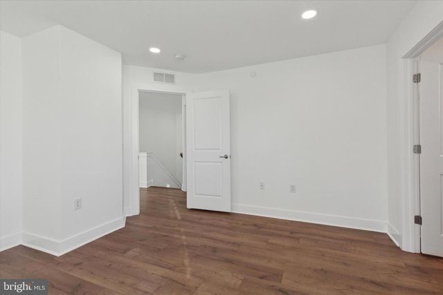 10 LADBROKE DR, Exton, PA 19341