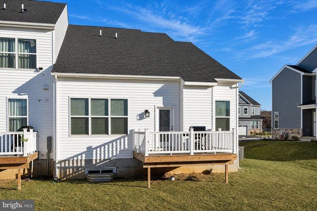 10 LADBROKE DR, Exton, PA 19341