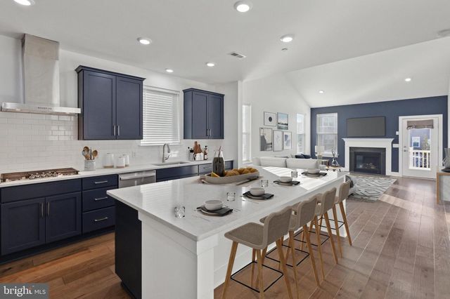 10 LADBROKE DR, Exton, PA 19341