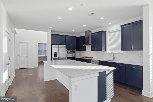 10 LADBROKE DR, Exton, PA 19341