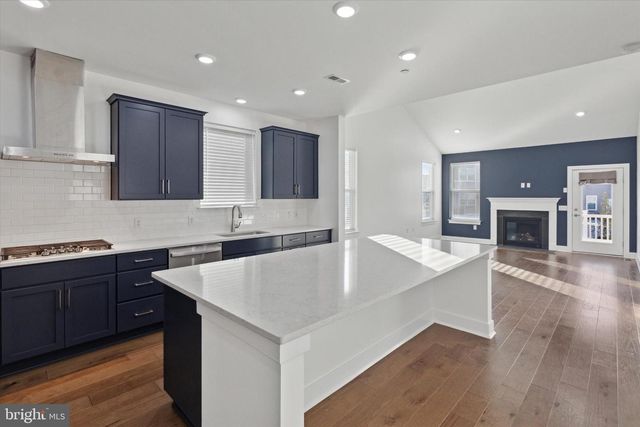 10 LADBROKE DR, Exton, PA 19341