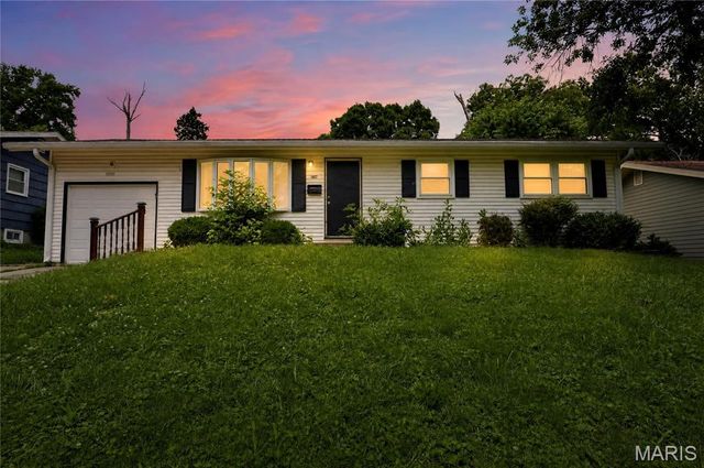1027 Renshaw Drive, Ferguson, MO 63135