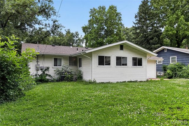 1027 Renshaw Drive, Ferguson, MO 63135