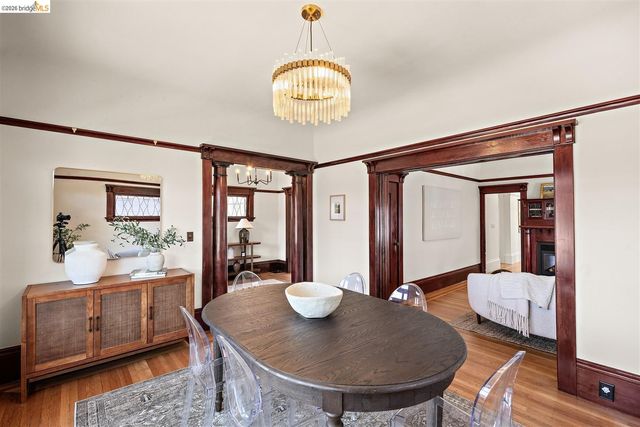 3863 West St, Oakland, CA 94608