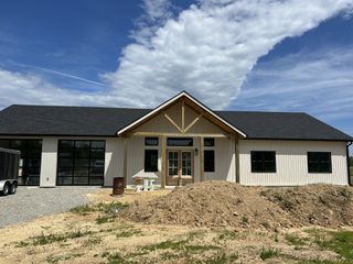 188 Beartown Rd, Loretto, TN 38469