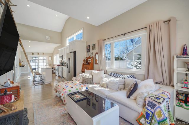 9 Park Place, Patchogue, NY 11772